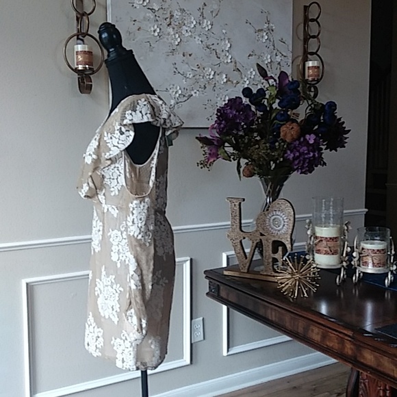 NWT Missguided Ruffle Floral Lace Mini Dress. Size 6 - Picture 16 of 17